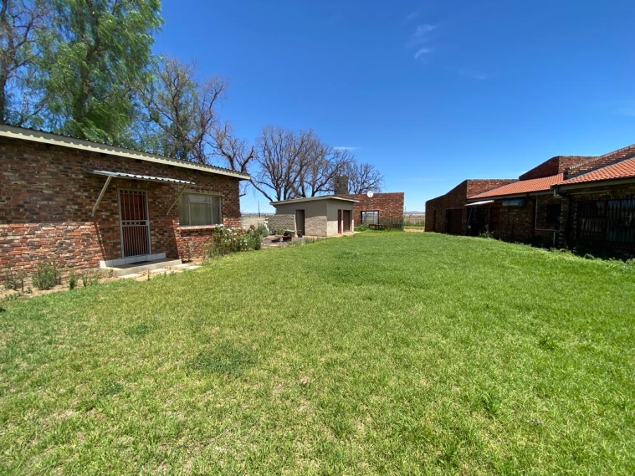 8 Bedroom Property for Sale in Parys Free State